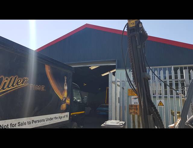 361M² FACTORY RENTED IN BELLVILLE CENTRAL